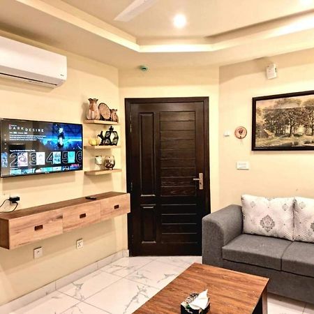 Comfortable & Lovely 1 Bed Apt In Bahria Town Rávalpindí Exteriér fotografie